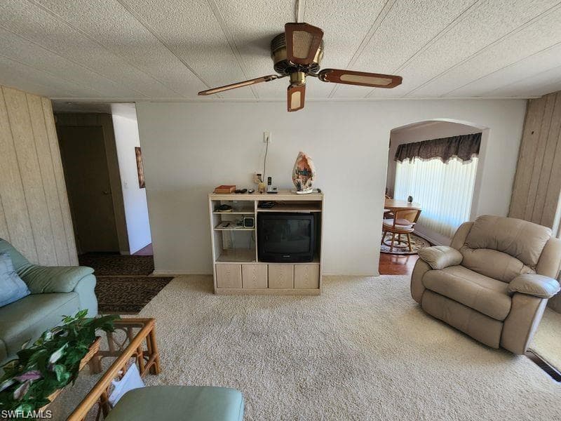 26256 Duchess LN-14