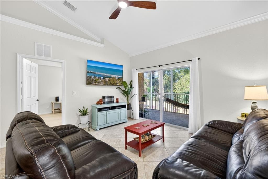 1095 Winding Pines CIR # 201, CAPE CORAL FL 33909-4