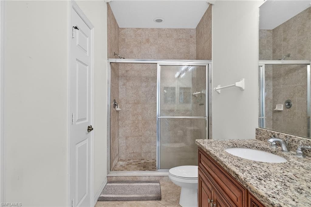 1095 Winding Pines CIR # 201, CAPE CORAL FL 33909-19