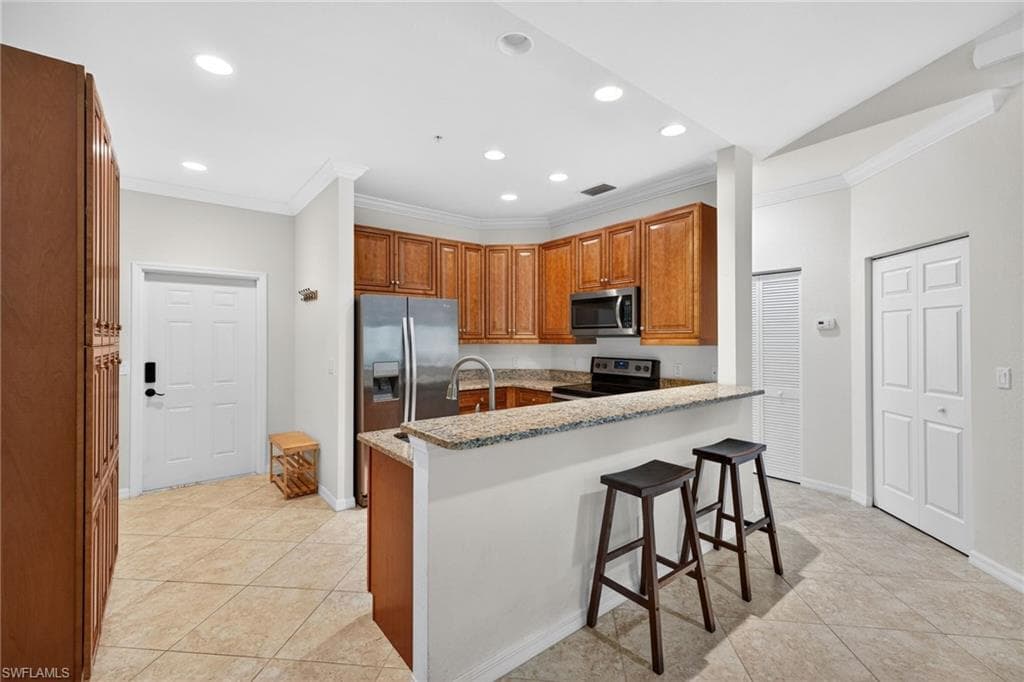 1095 Winding Pines CIR # 201, CAPE CORAL FL 33909-10