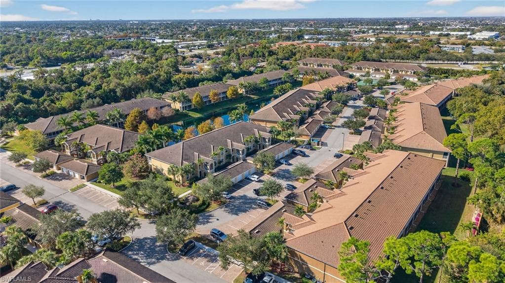 1095 Winding Pines CIR # 201, CAPE CORAL FL 33909-28