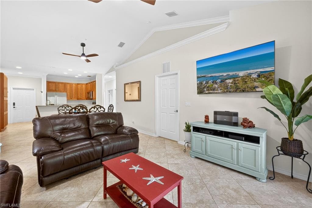 1095 Winding Pines CIR # 201, CAPE CORAL FL 33909-7