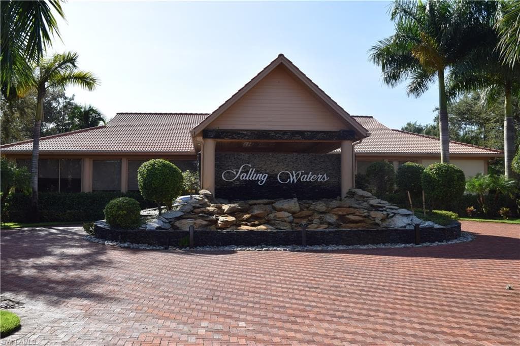 2350 Hidden Lake CT # 8513, NAPLES FL 34112-2