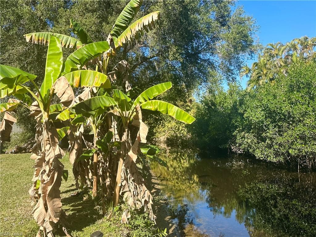 9805/9807 Montana CT, BONITA SPRINGS FL 34135-1