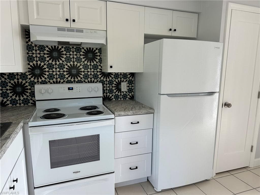 9805/9807 Montana CT, BONITA SPRINGS FL 34135-15