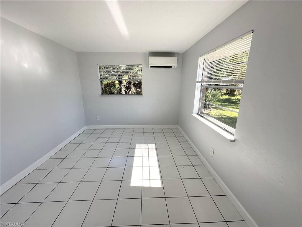 9805/9807 Montana CT, BONITA SPRINGS FL 34135-6