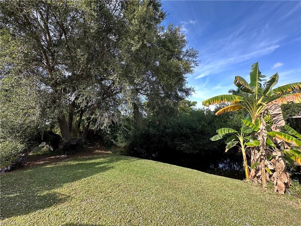 9805/9807 Montana CT, BONITA SPRINGS FL 34135-2