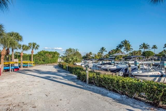 1014 Wildwood LN # 1014, NAPLES FL 34105-28