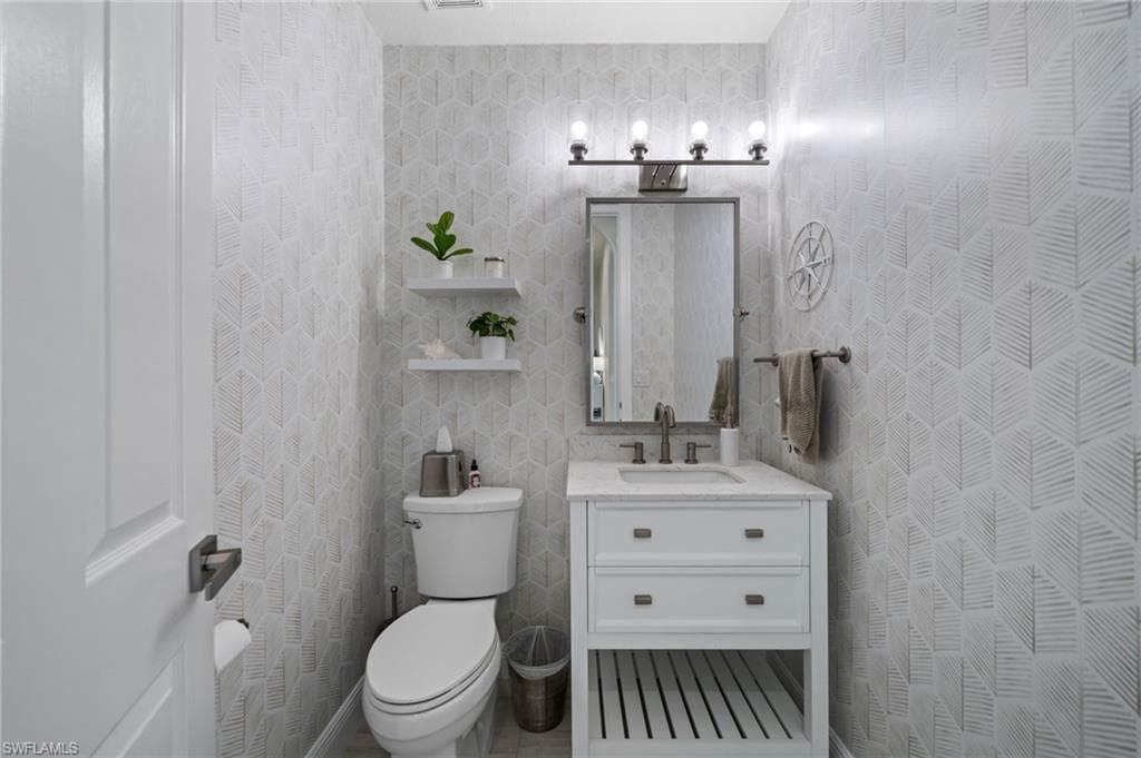 8559 El Mirasol CT, ESTERO FL 33967-16