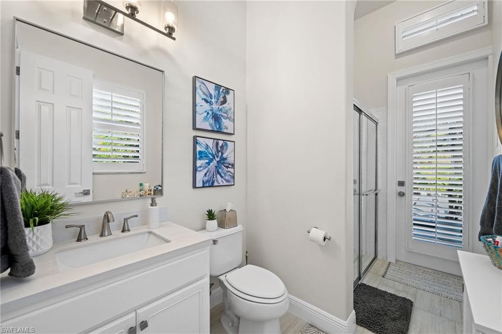 8559 El Mirasol CT, ESTERO FL 33967-21