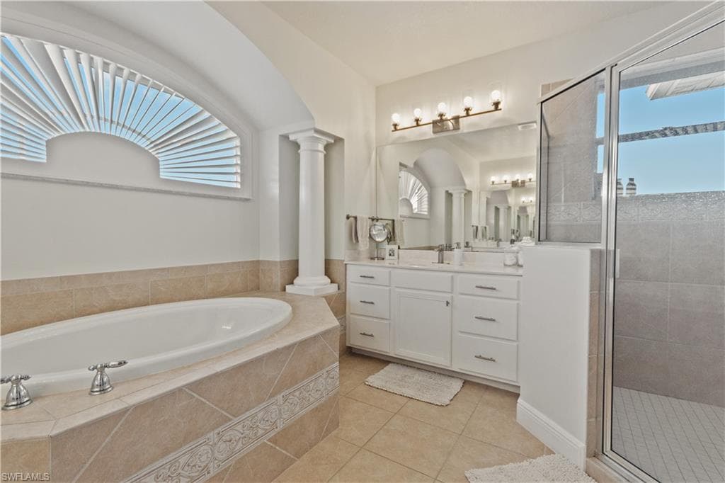 8559 El Mirasol CT, ESTERO FL 33967-27