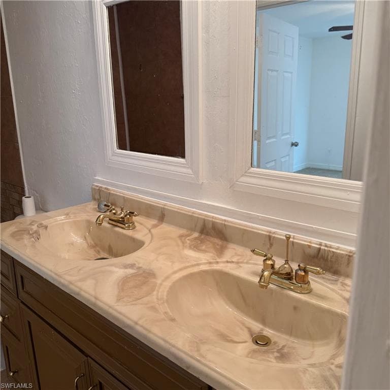 2172 Simon CT, FORT MYERS FL 33916-14