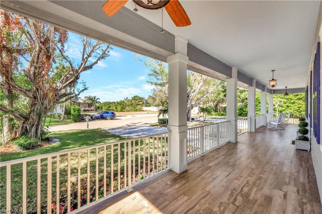 5288 Sand Dollar LN, NAPLES FL 34103-1