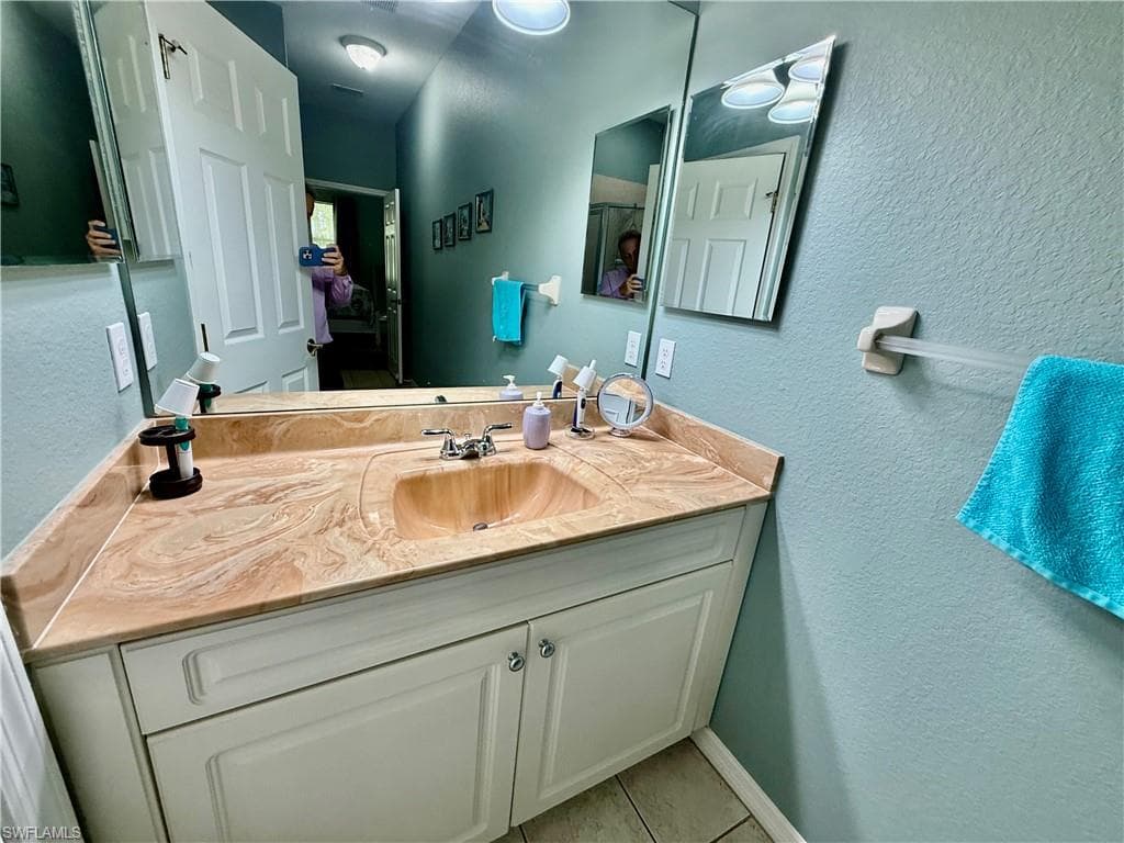 19933 Lake Vista CIR, LEHIGH ACRES FL 33936-21