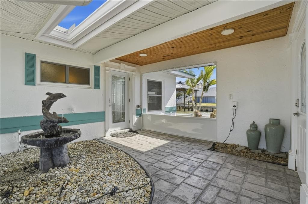 266 Curlew ST, FORT MYERS BEACH FL 33931-6