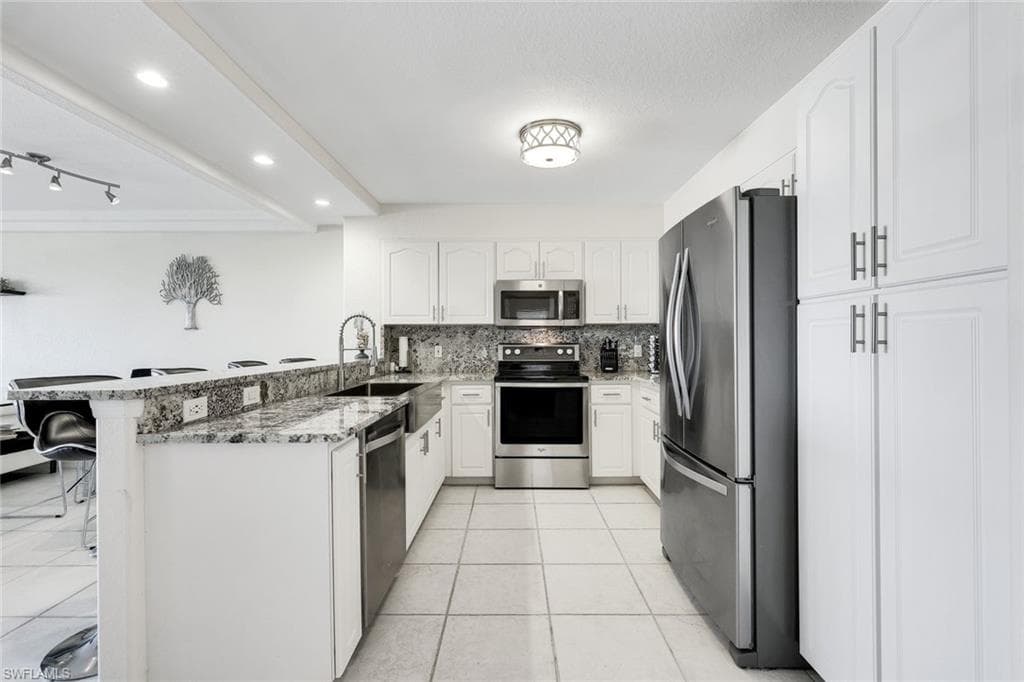 841 SW 47th TER # 201, CAPE CORAL FL 33914-7