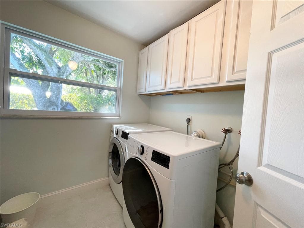 905 13th ST N, NAPLES FL 34102-21