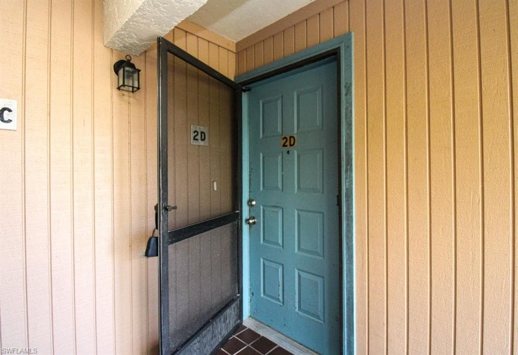 4300 Gulfstream DR # 2D, NAPLES FL 34112-1