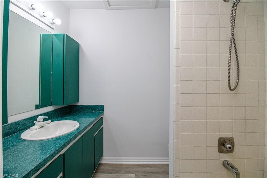 4300 Gulfstream DR # 2D, NAPLES FL 34112-6