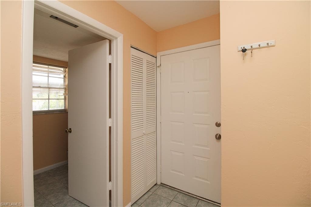 4300 Gulfstream DR # 2D, NAPLES FL 34112-2