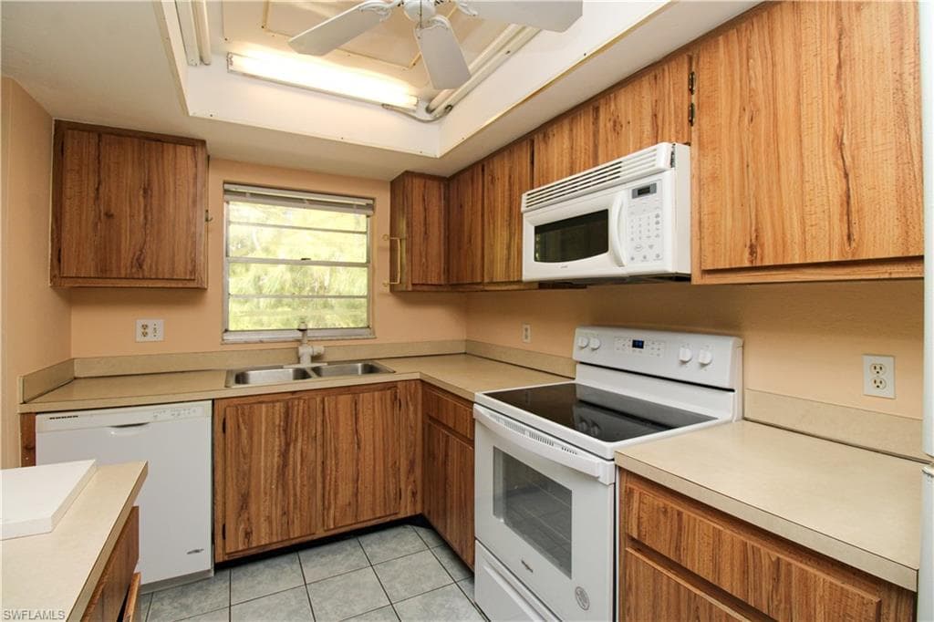 4300 Gulfstream DR # 2D, NAPLES FL 34112-9