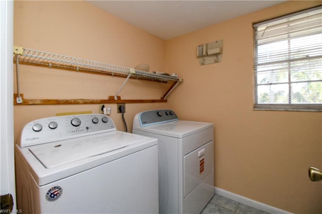 4300 Gulfstream DR # 2D, NAPLES FL 34112-3