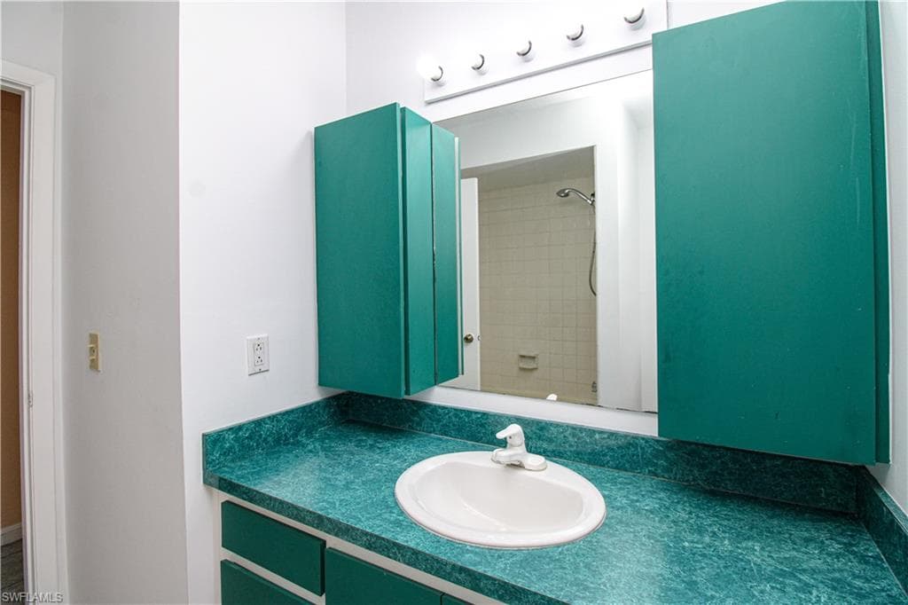 4300 Gulfstream DR # 2D, NAPLES FL 34112-7