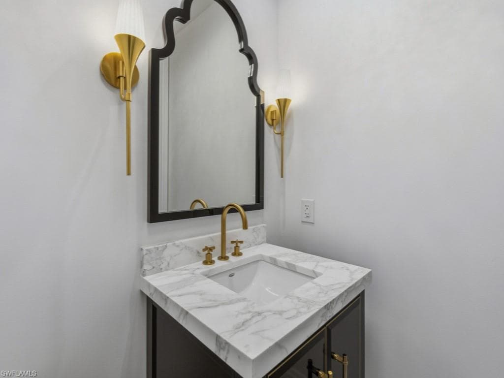 705 10th ST S # 202, NAPLES FL 34102-32
