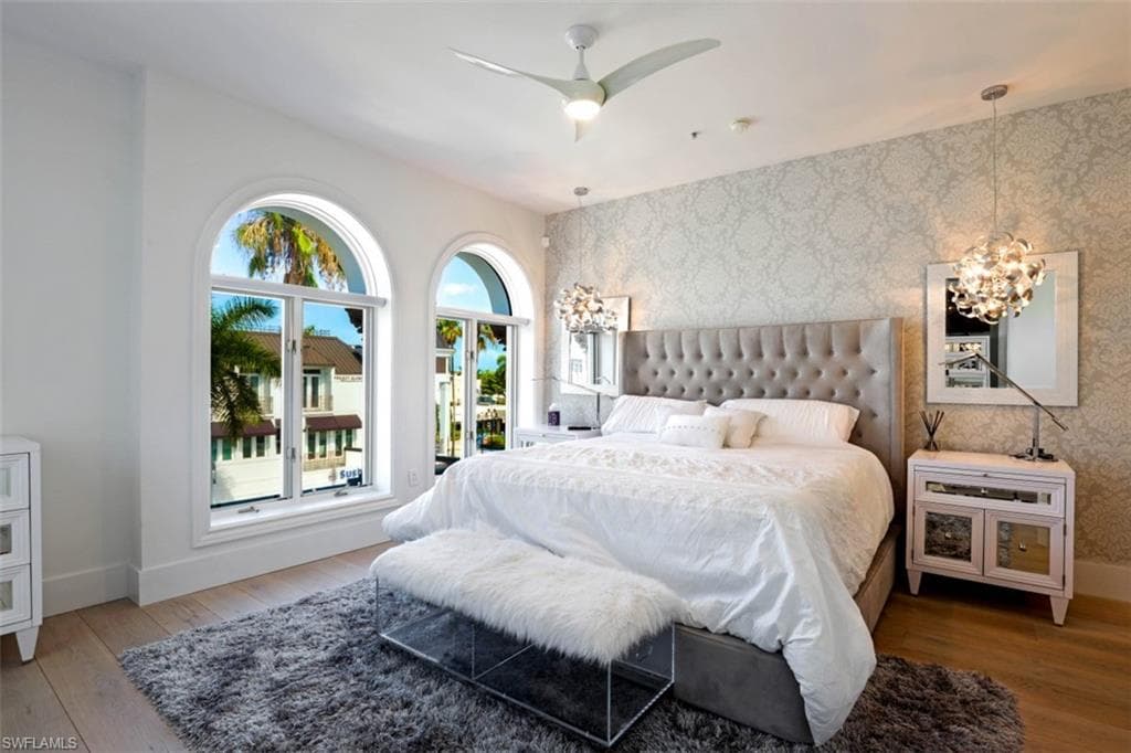 900 5th AVE S # 303, NAPLES FL 34102-6