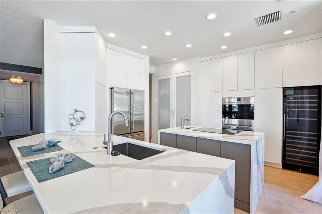 900 5th AVE S # 303, NAPLES FL 34102-4