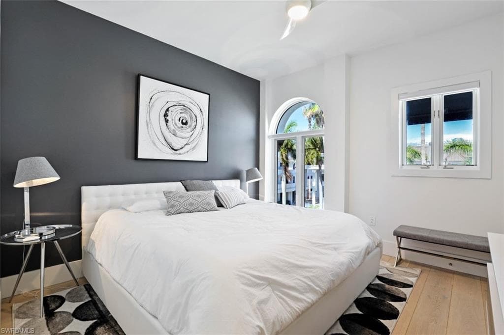 900 5th AVE S # 303, NAPLES FL 34102-8
