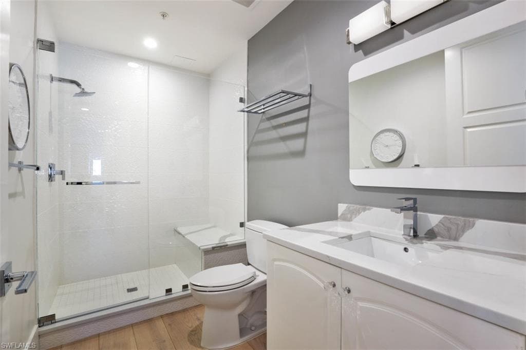900 5th AVE S # 303, NAPLES FL 34102-9