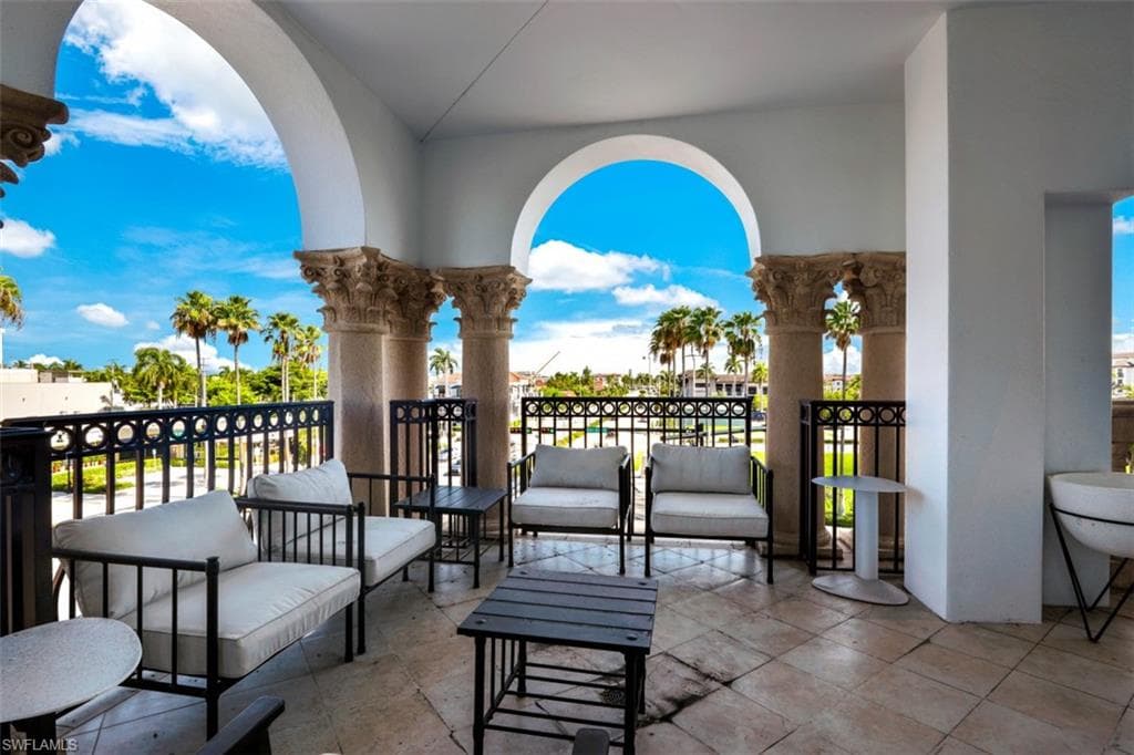900 5th AVE S # 303, NAPLES FL 34102-13