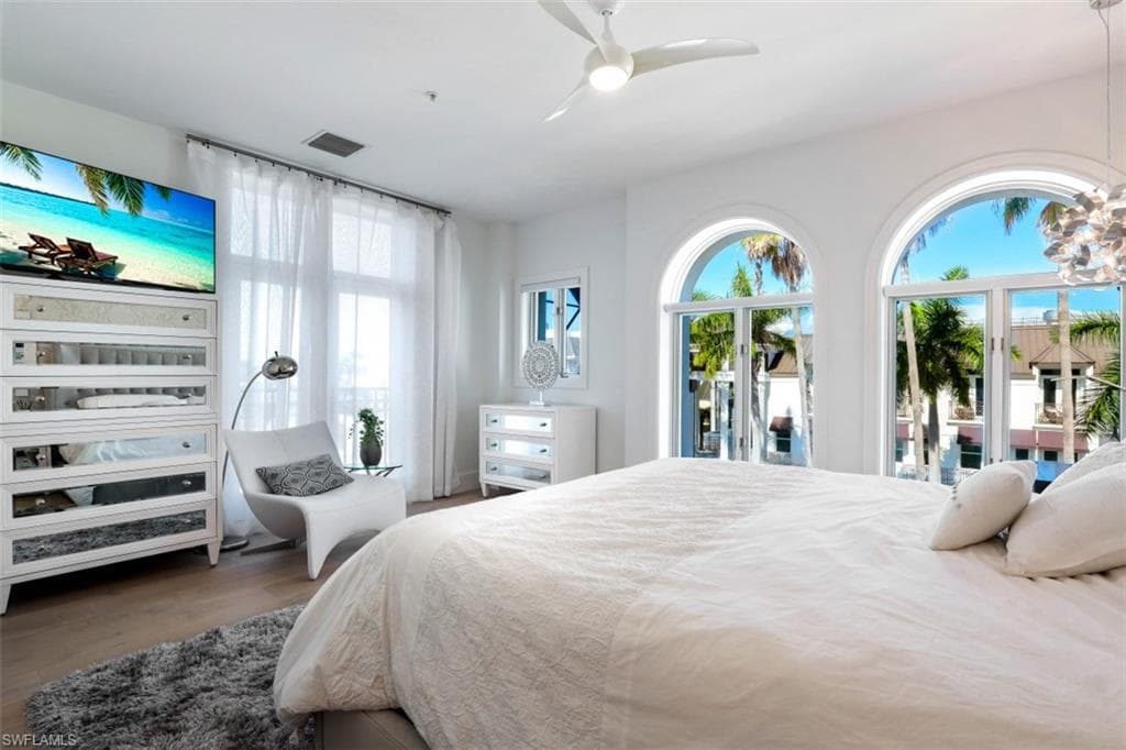 900 5th AVE S # 303, NAPLES FL 34102-7