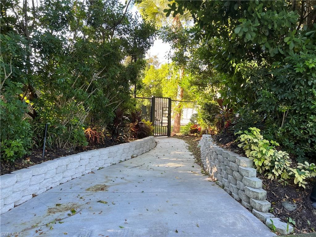1033 Egrets Walk CIR # 101, NAPLES FL 34108-15