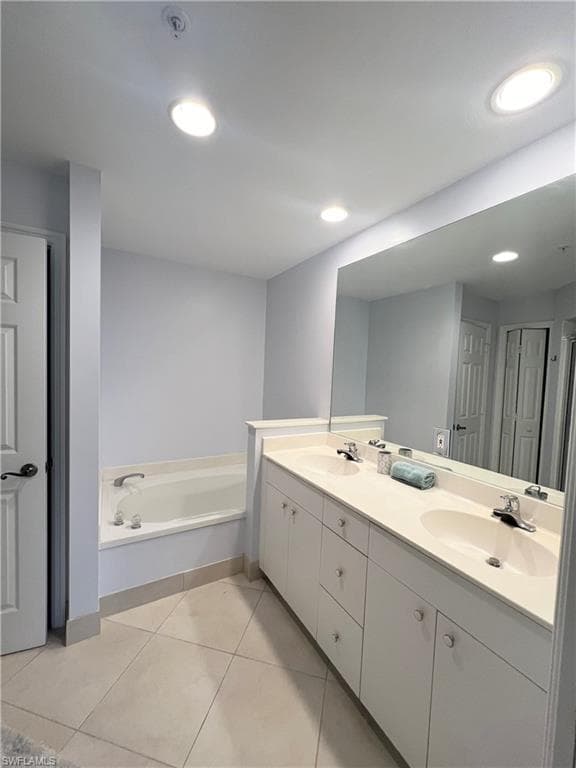 1033 Egrets Walk CIR # 101, NAPLES FL 34108-8