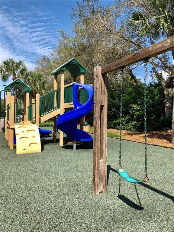 1033 Egrets Walk CIR # 101, NAPLES FL 34108-20