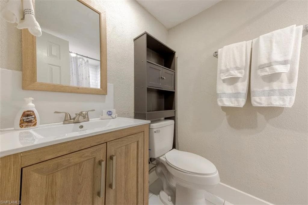 4605 Bayshore Dr. G2-13