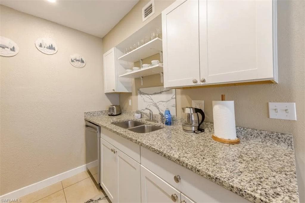 4605 Bayshore Dr. G2-7