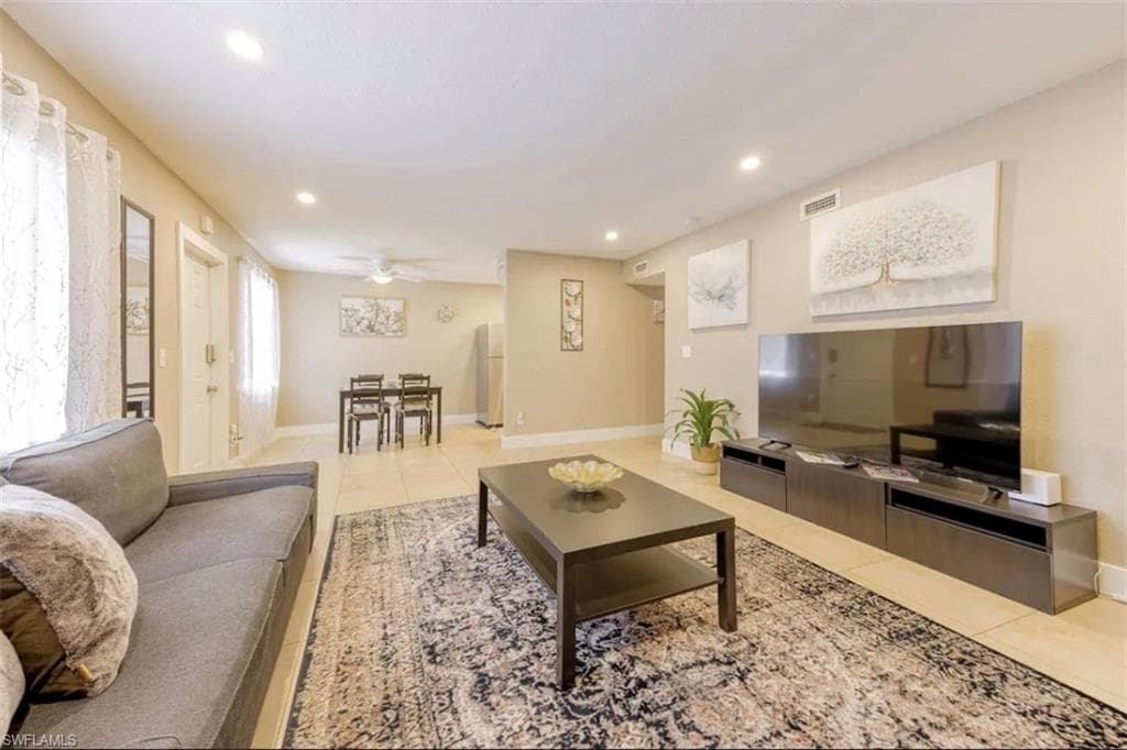 4605 Bayshore Dr. G2-3