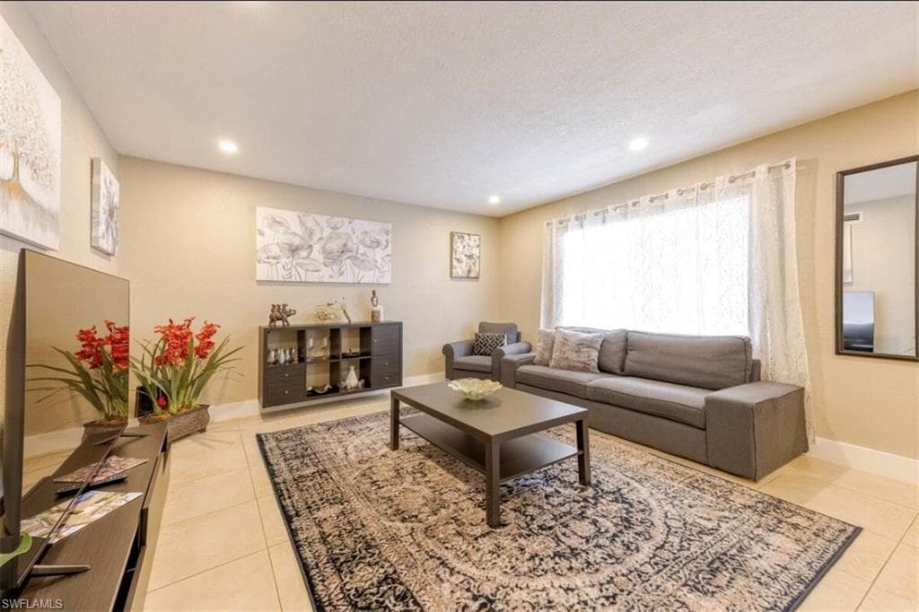 4605 Bayshore Dr. G2-4