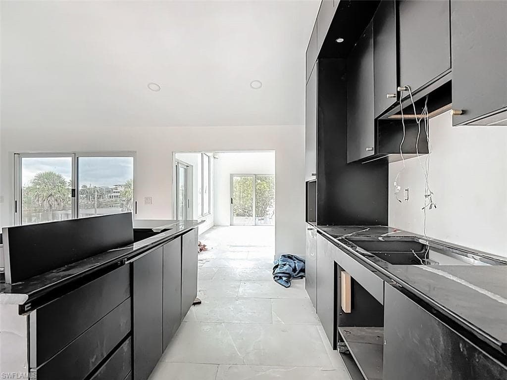 497 Lake Murex CIR, SANIBEL FL 33957-6