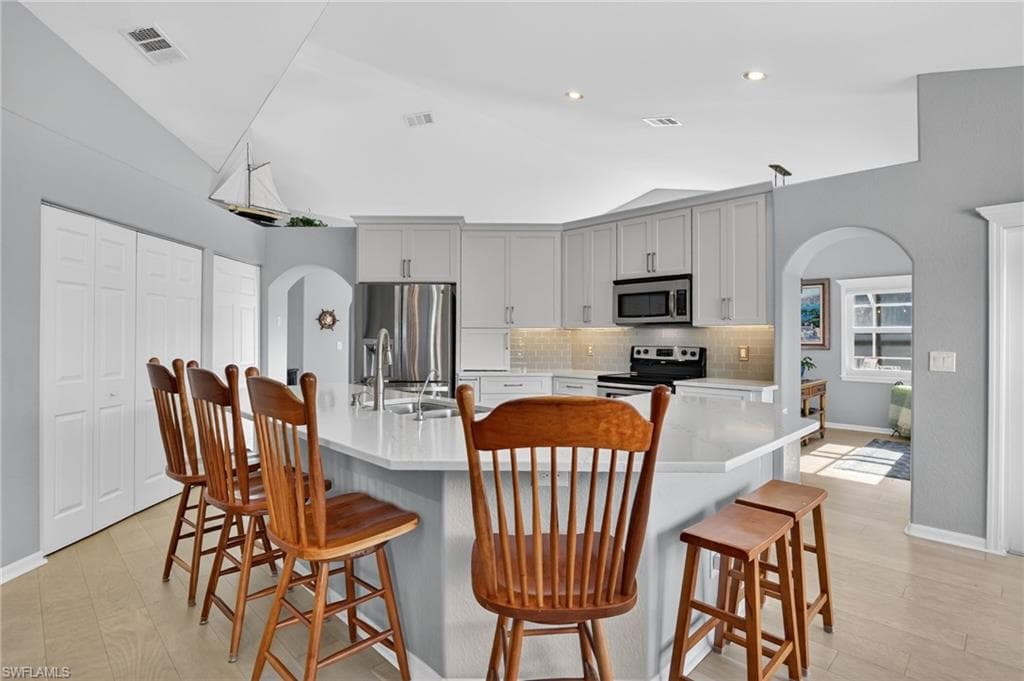 1331 Old Oak LN, NAPLES FL 34110-35