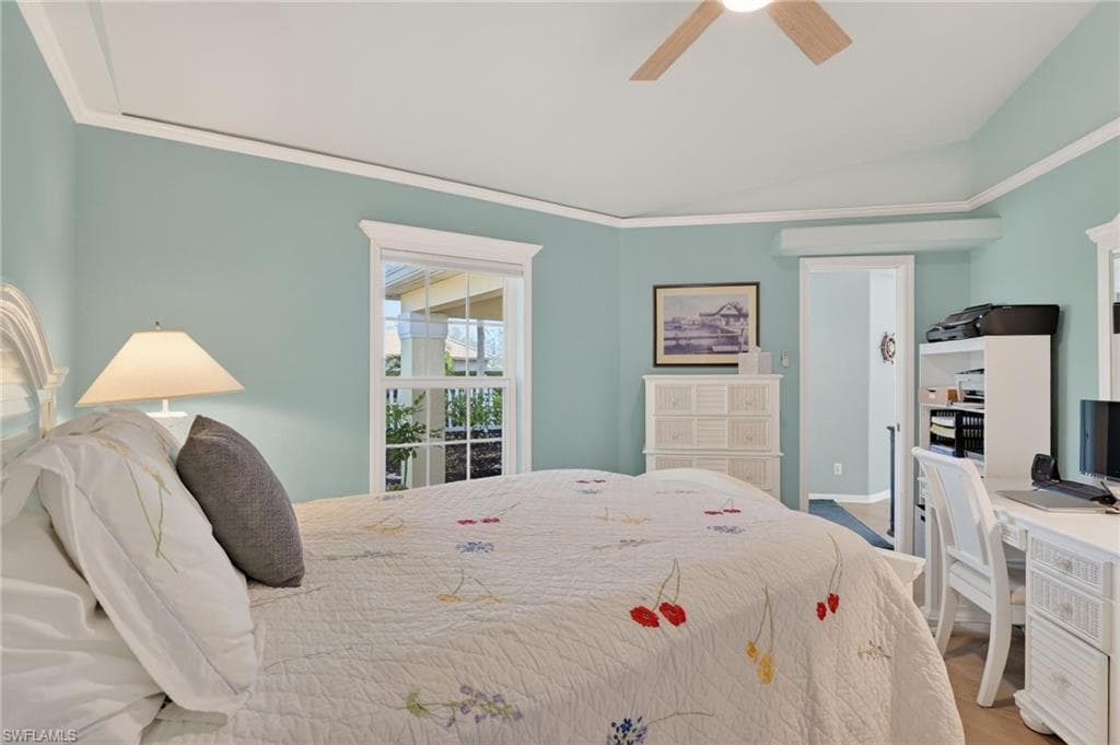 1331 Old Oak LN, NAPLES FL 34110-19