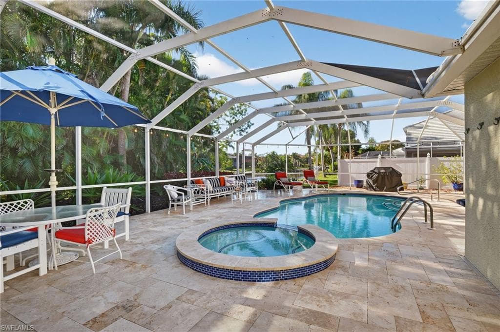 1331 Old Oak LN, NAPLES FL 34110-48