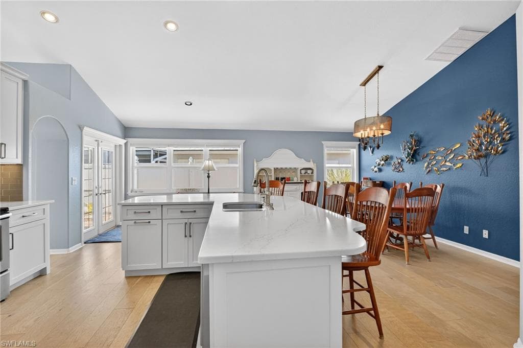 1331 Old Oak LN, NAPLES FL 34110-32