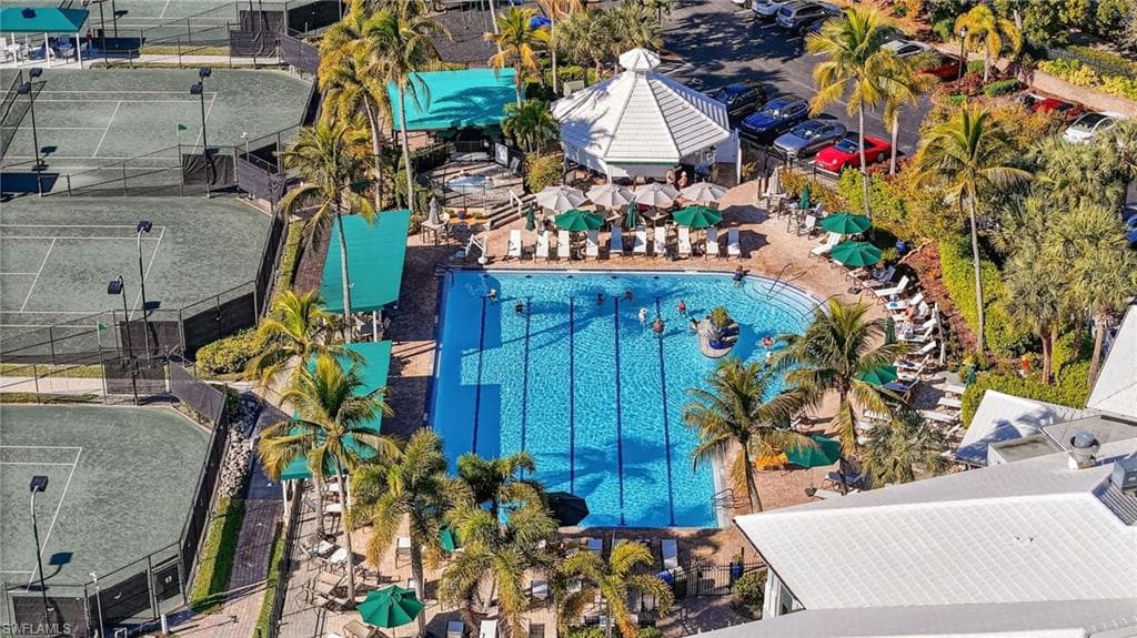 1331 Old Oak LN, NAPLES FL 34110-10