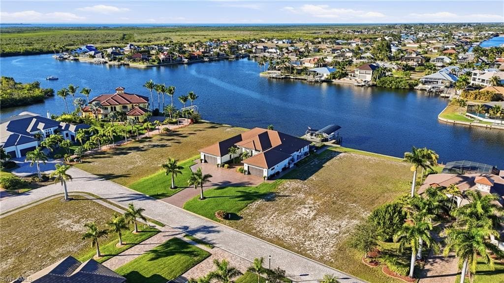 891 W Cape Estates CIR, CAPE CORAL FL 33993-44