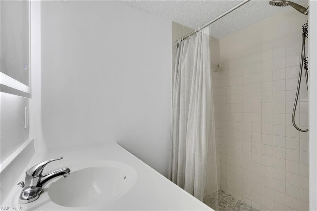 9395 Pennsylvania AVE # 25, BONITA SPRINGS FL 34135-18