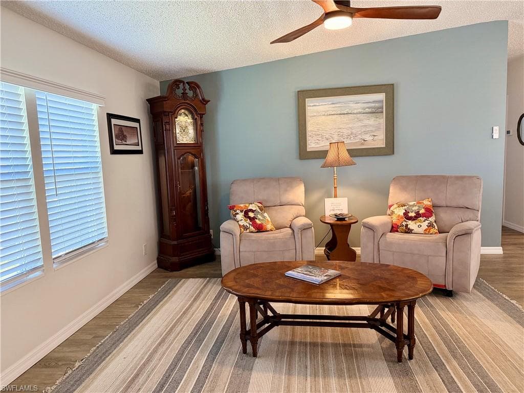 158 Seven Seas WAY # 158, NAPLES FL 34104-5